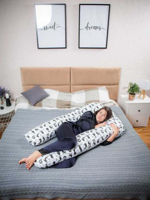 Подушка для беременных на всё тело, форма U 350 см. + наволочка cats Подушка для беременных на всё тело, форма U 350 см. + наволочка cats