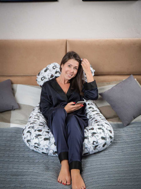 Подушка для беременных на всё тело, форма U 350 см. + наволочка cats Подушка для беременных на всё тело, форма U 350 см. + наволочка cats